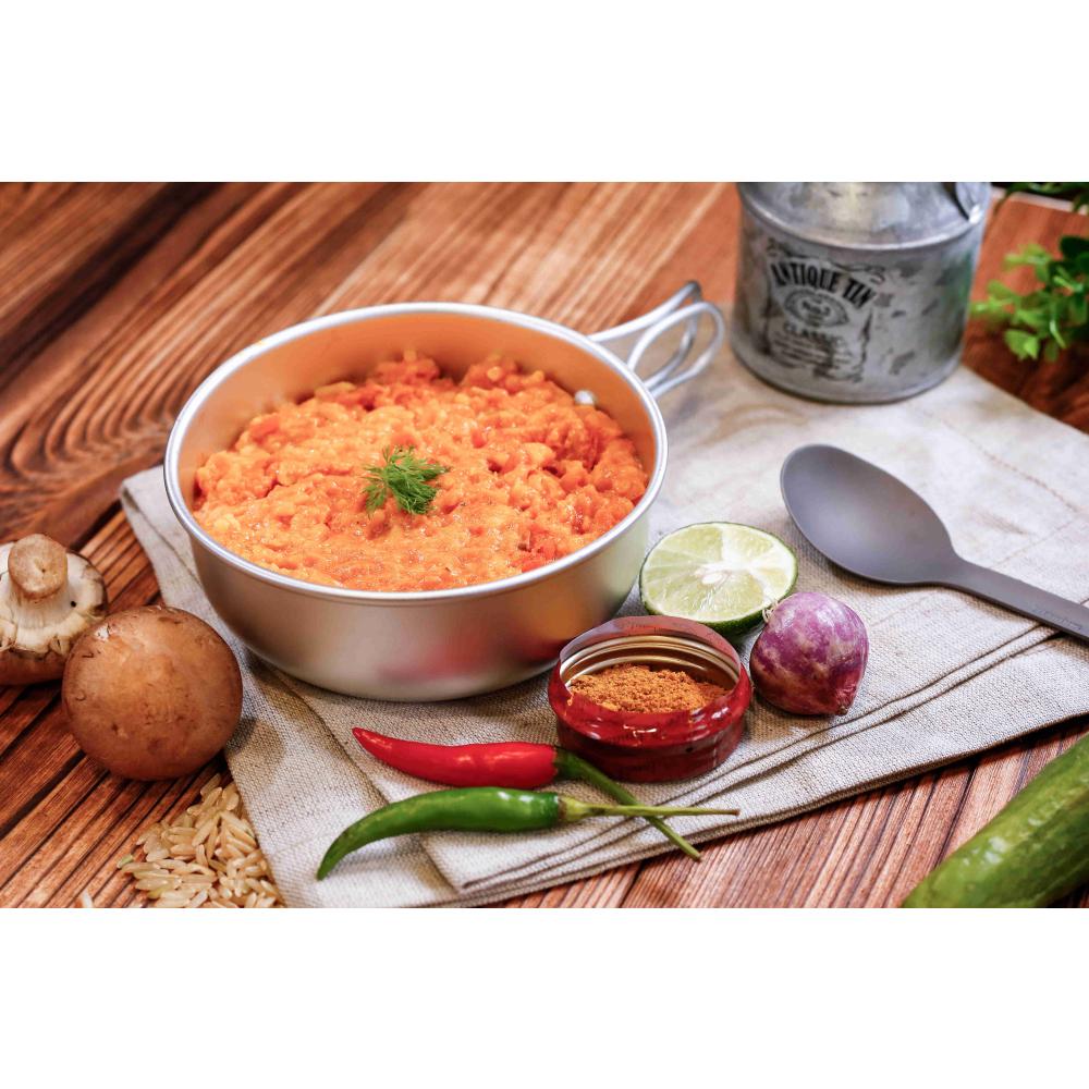 Expedition Foods Chicken Korma with Rice, close up shown of food in bowl with fresh ingredients