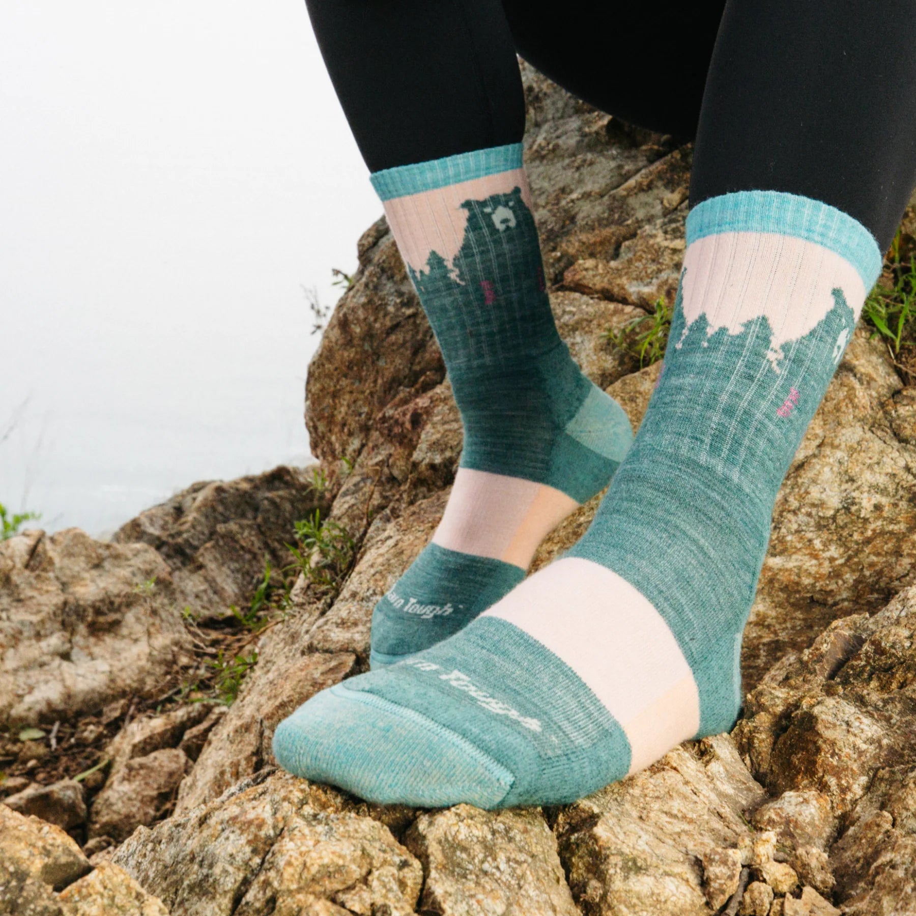 Darn Tough Womens Bear Town Micro Crew Lightweight Hiking Sock in quartz