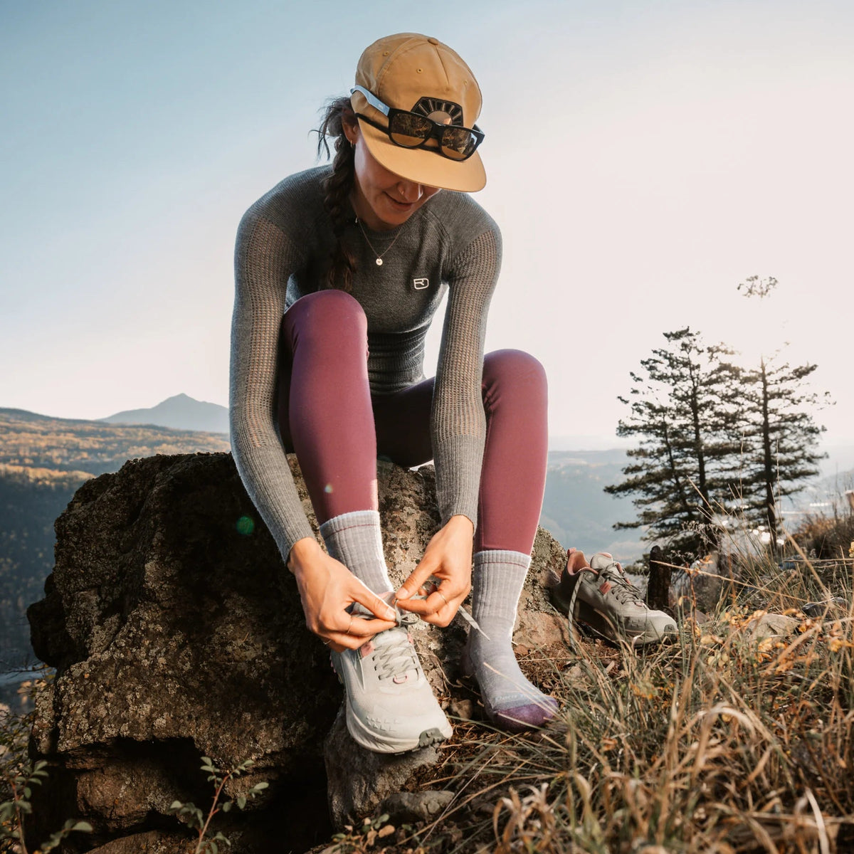 Darn Tough Womens Hiker Micro Crew Midweight Hiking Sock
