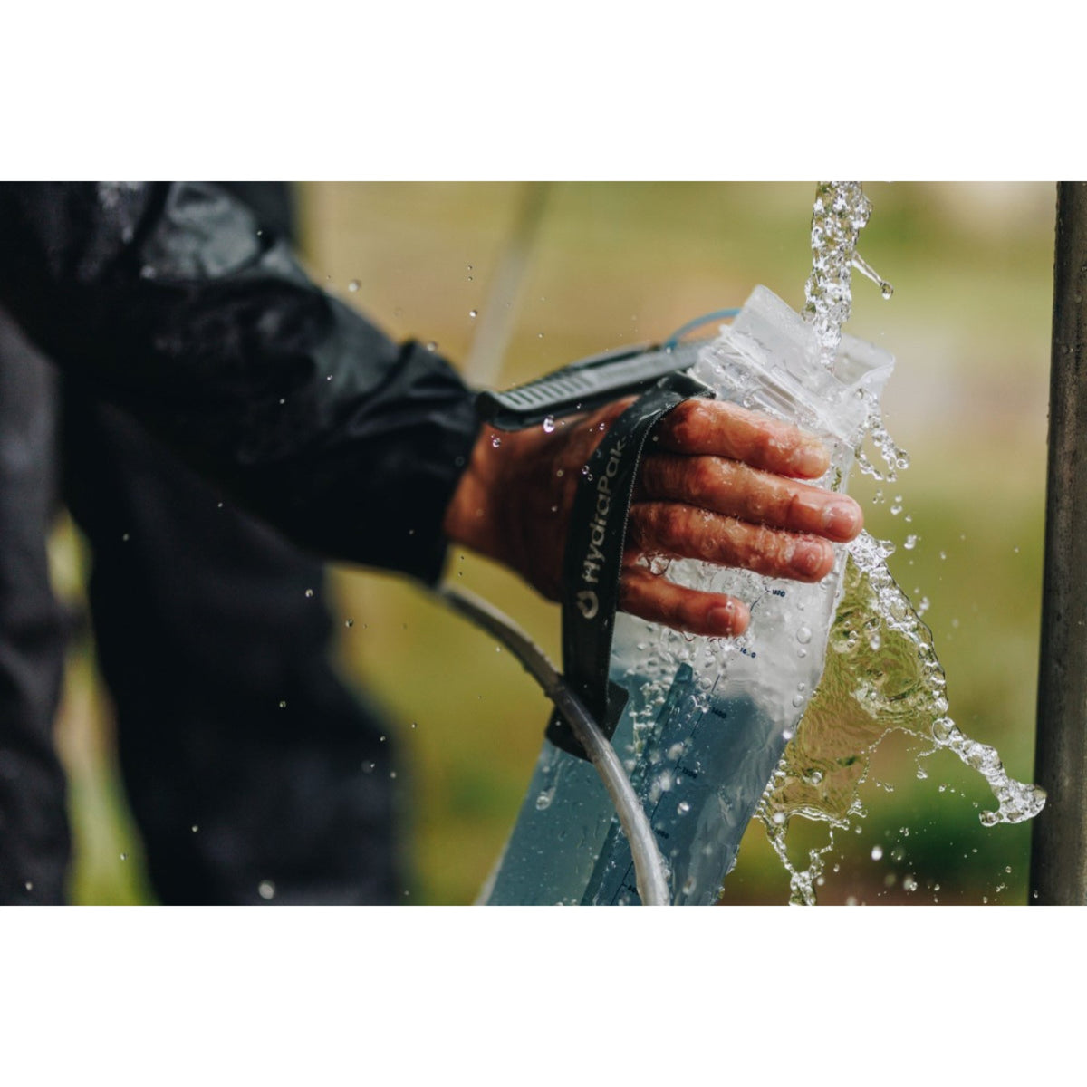 Hydrapak Contour 3L in use