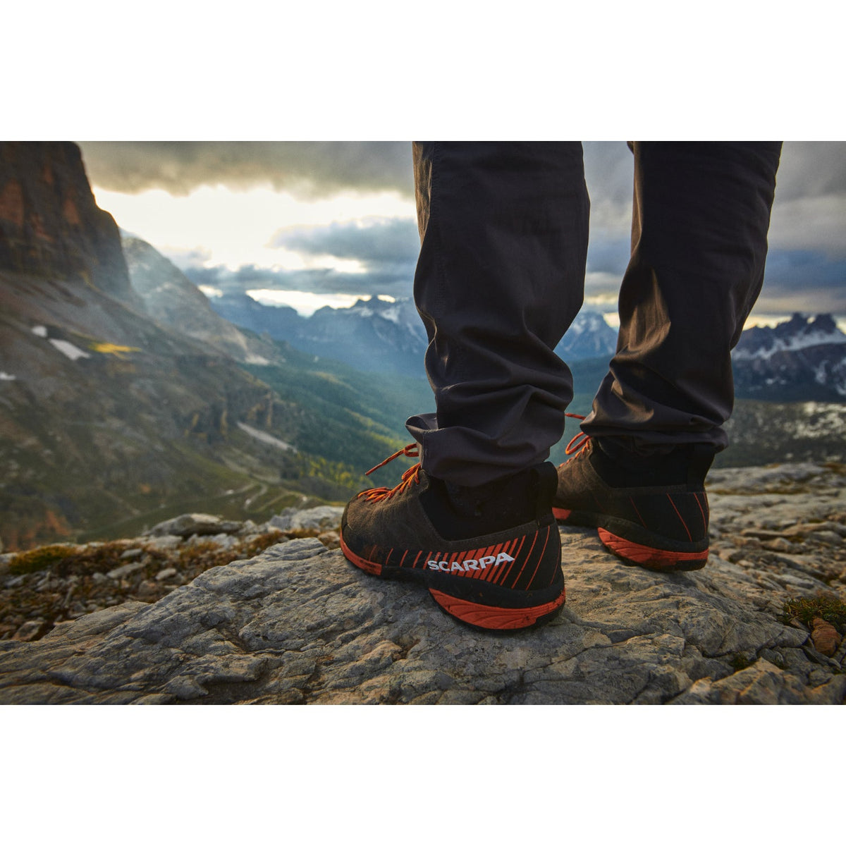 Scarpa Mescalito titanium/mango action shot