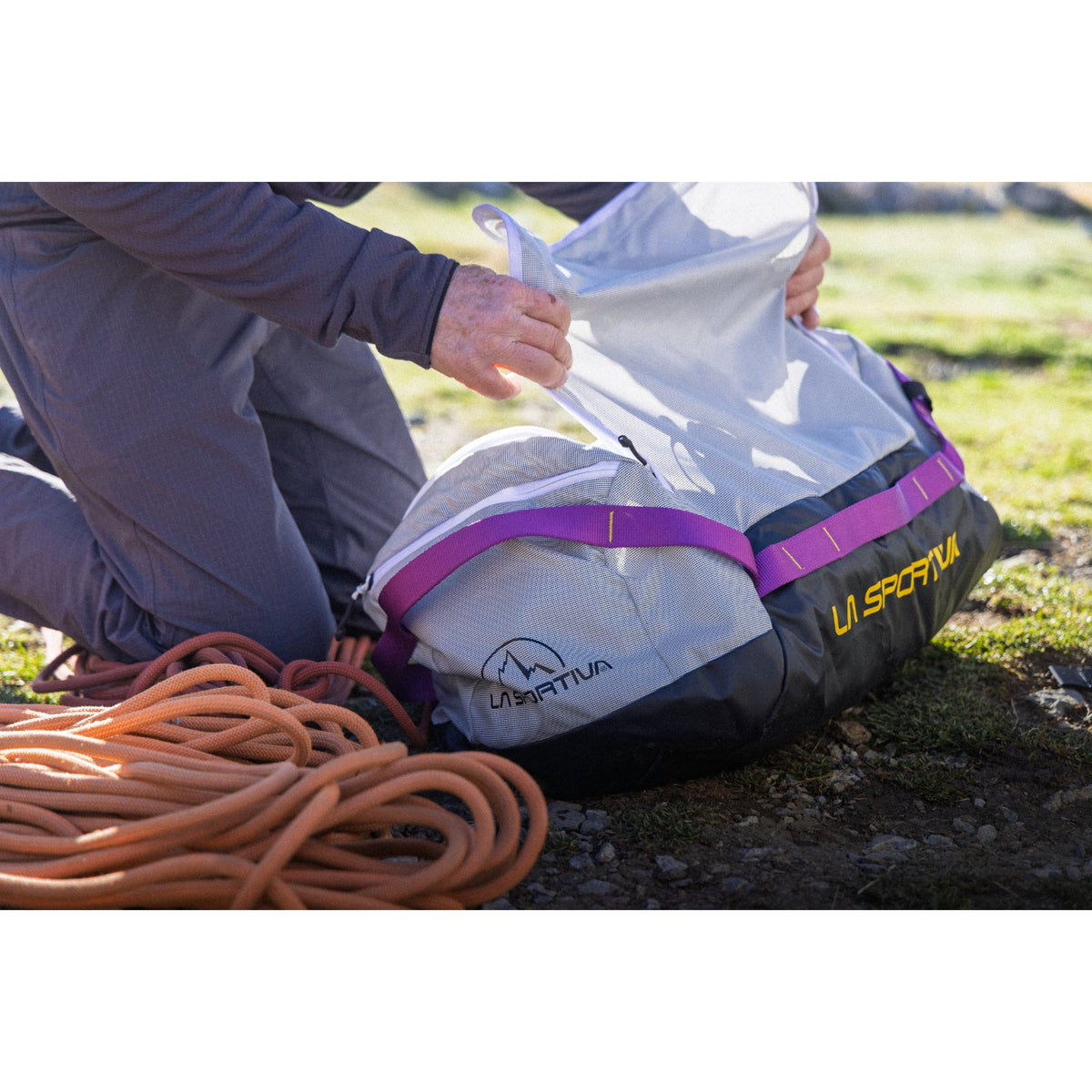 La Sportiva Nomad 70 Duffel - Chalk/Black