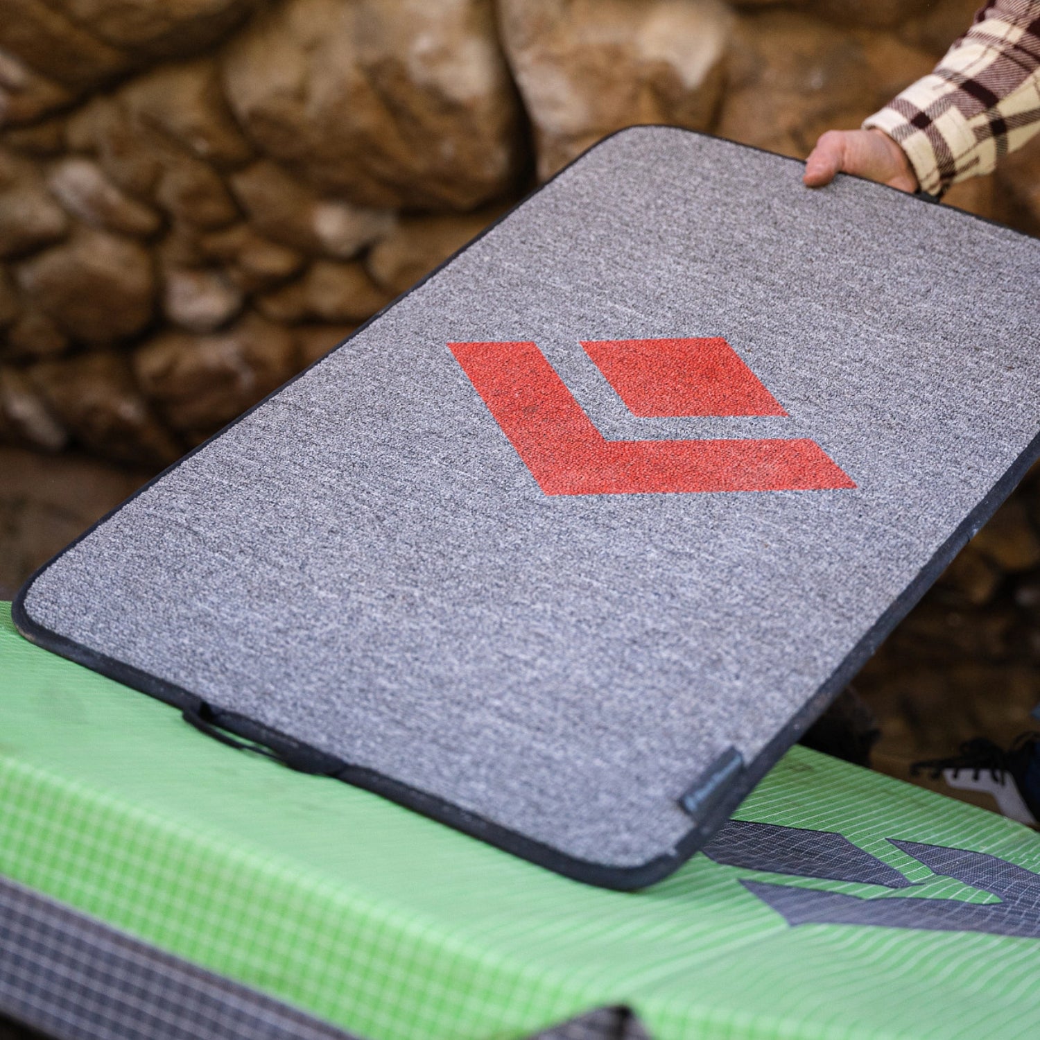 Black Diamond Sitstarter Boulder Accessory Mat in grey with red logo