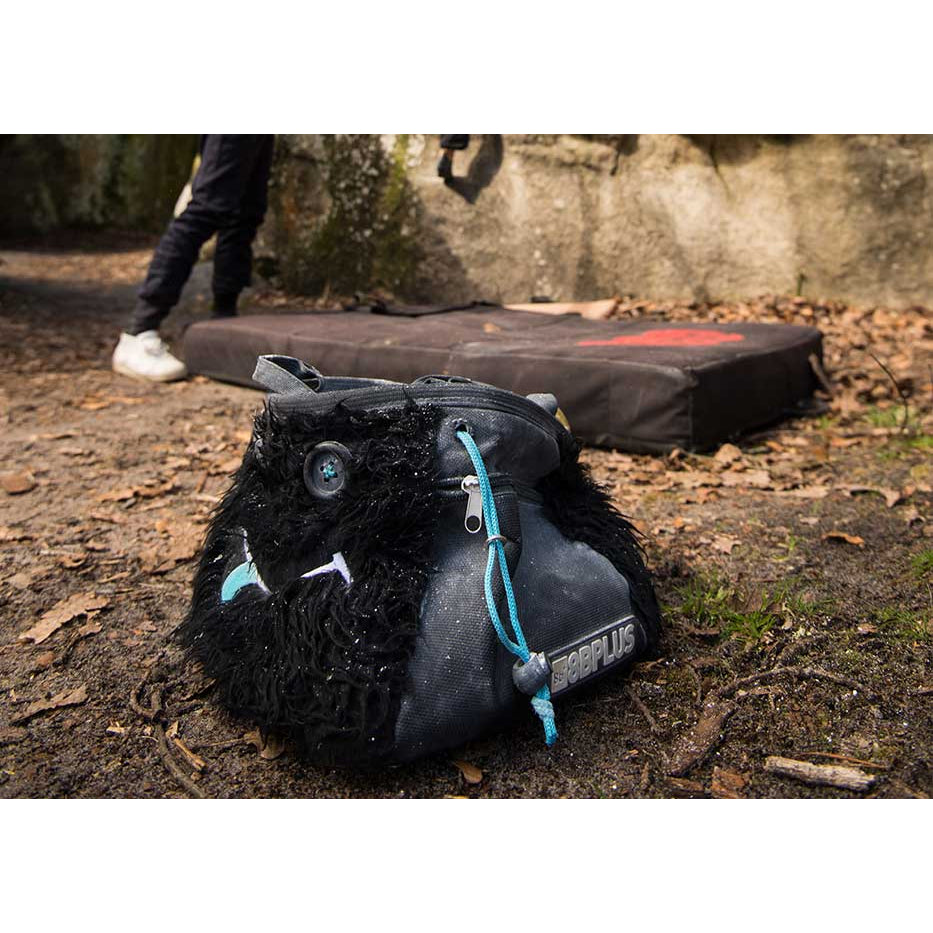 8BPlus Hector Boulder Chalk Bucket