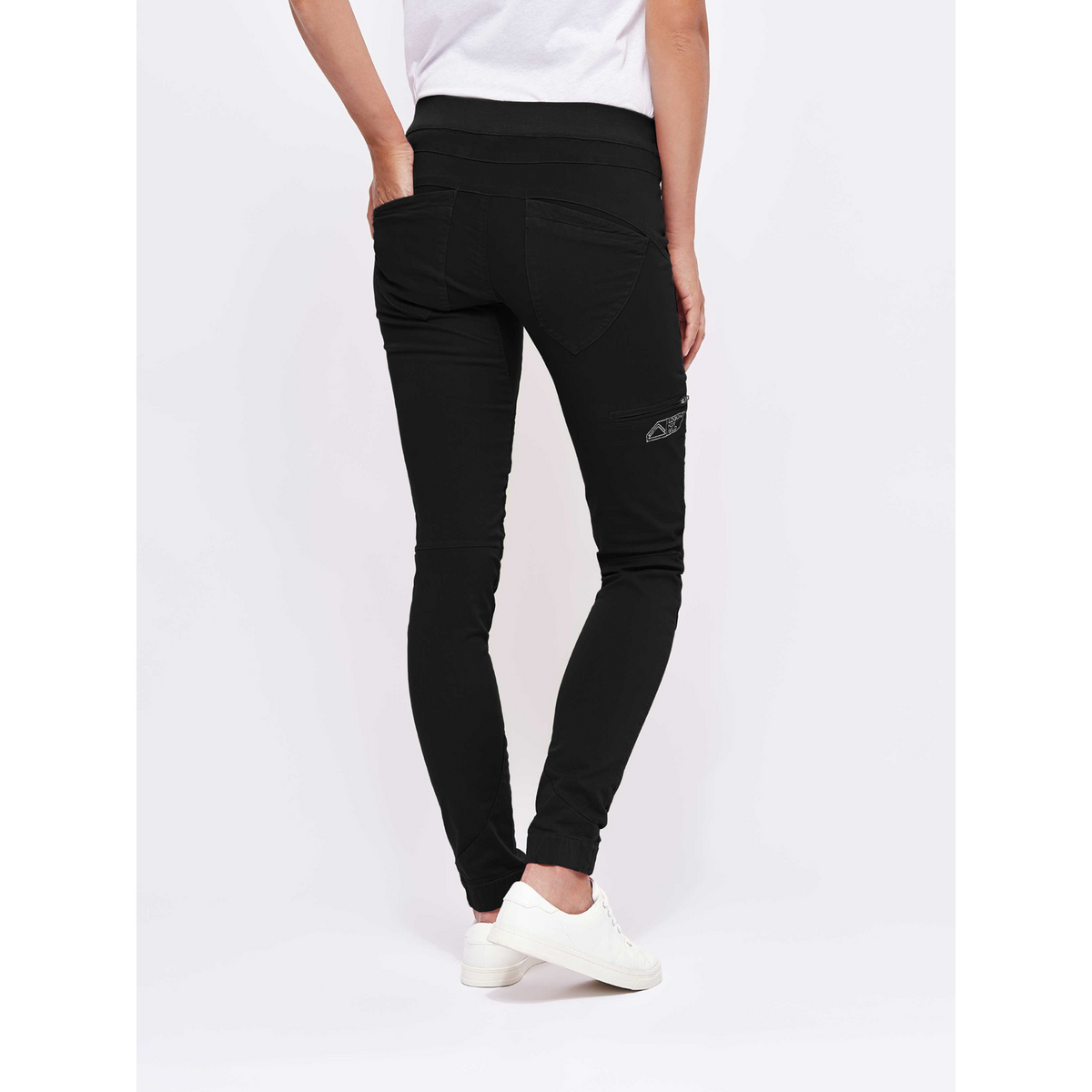 Looking For Wild Laila Peak Pant - Womens in pirate black