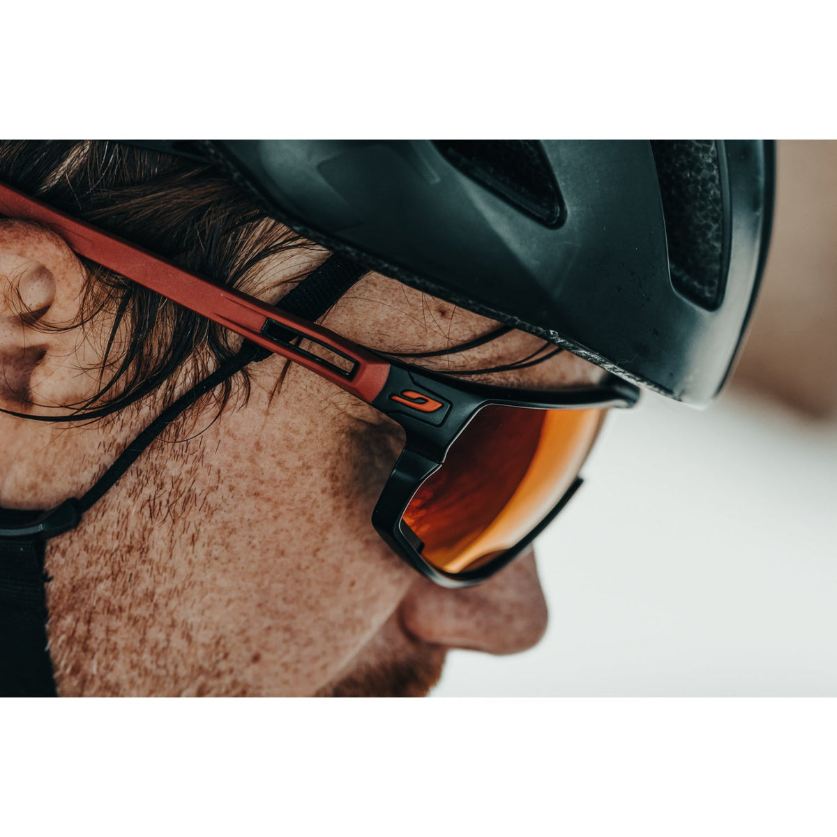 Julbo Rush SPECTRON 3CF glasses red black in use