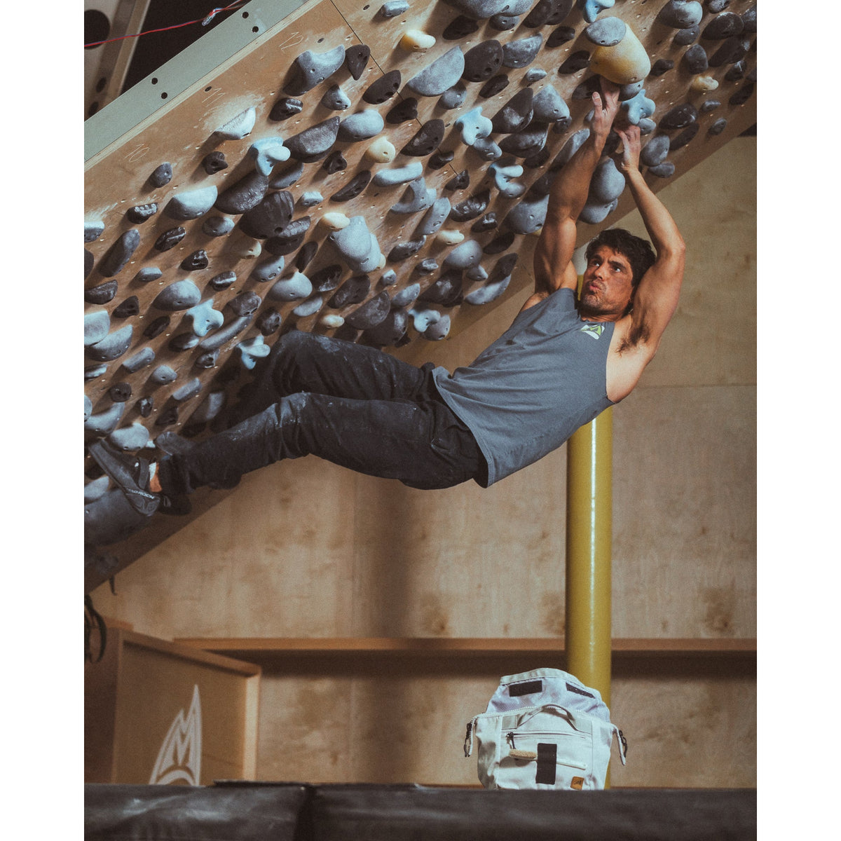 Mad Rock Hanger Chalk Pot