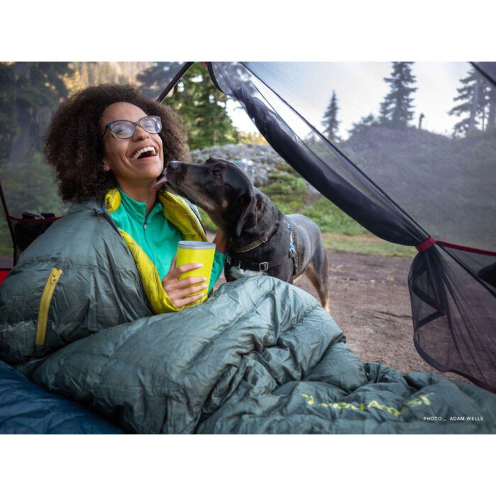 Thermarest Questar 20F/-6C person modelling sleeping bag