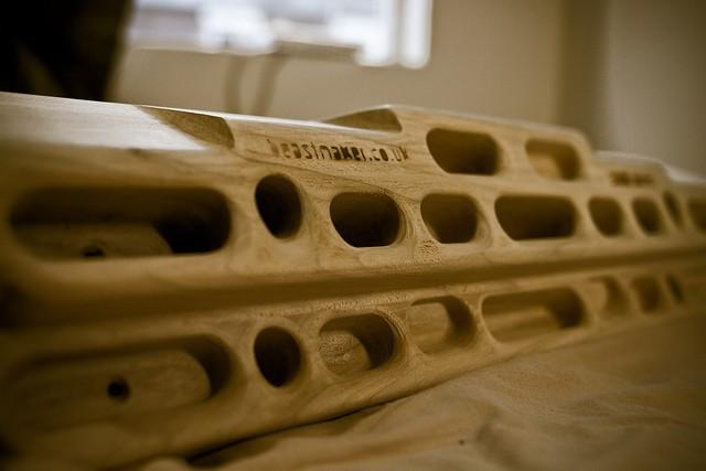 Beastmaker 2000 fingerboard shown mounted