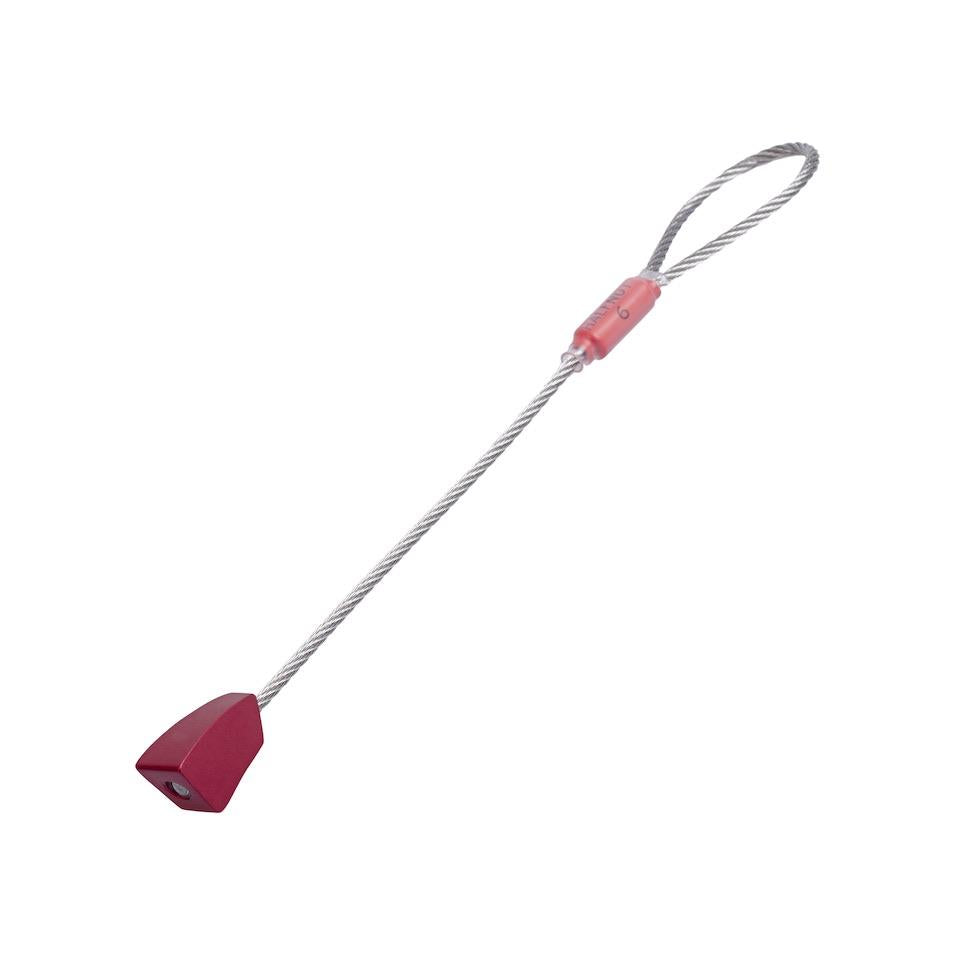 DMM Halfnuts size 6 in Red