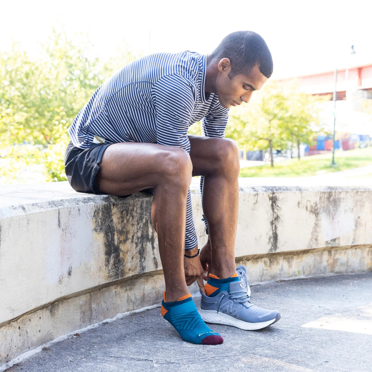 Darn Tough Mens Run No Show Tab Ultra- Cushioned Lightweight Running Sock