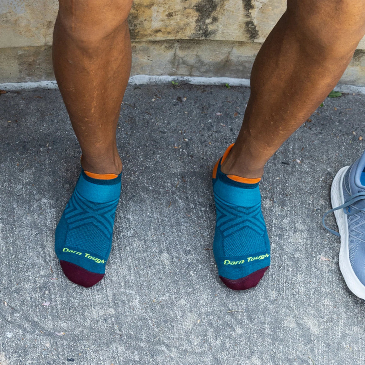 Darn Tough Mens Run No Show Tab Ultra- Cushioned Lightweight Running Sock
