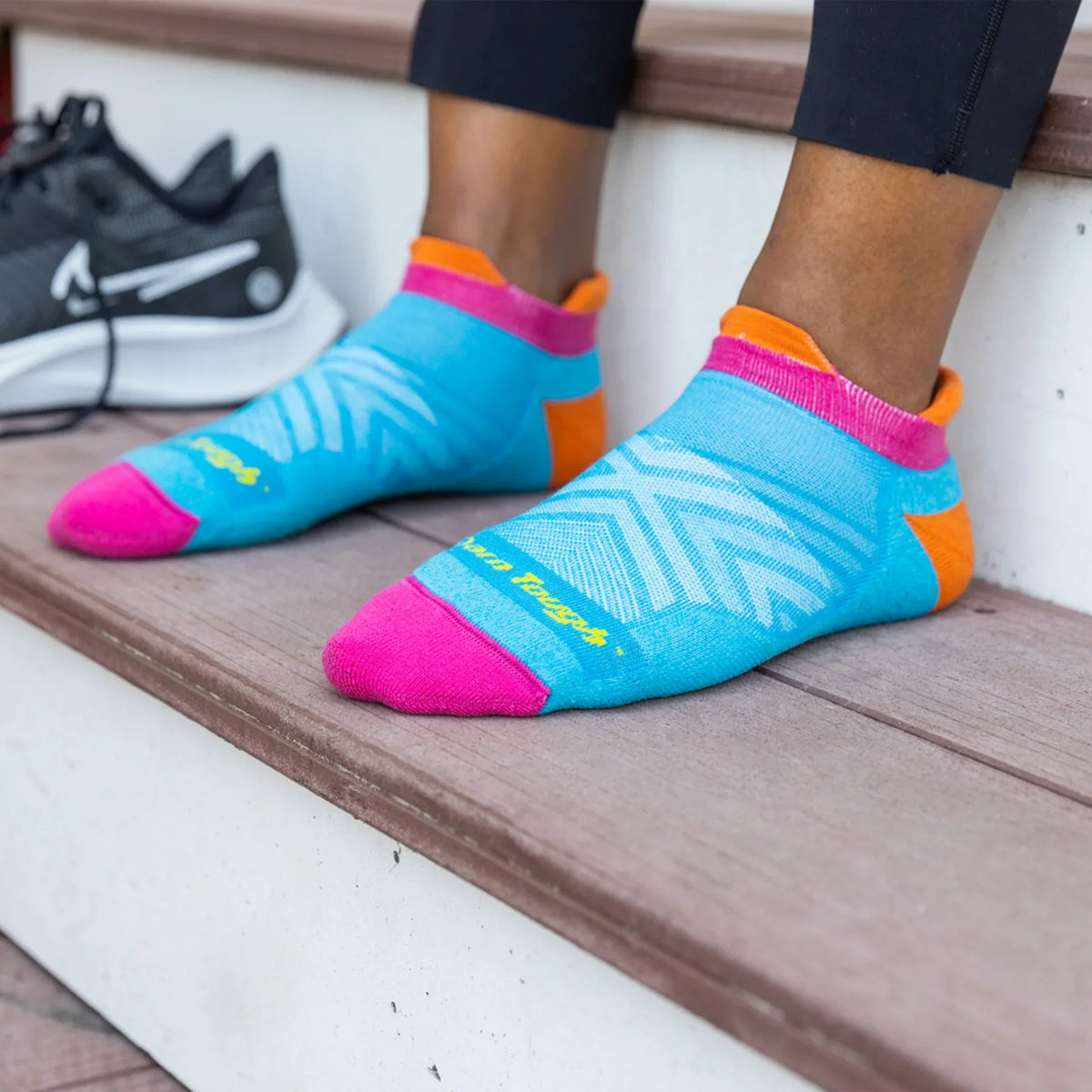 Darn Tough Women's Run No Show Tab Ultra-Cushion Lightweight Running Sock