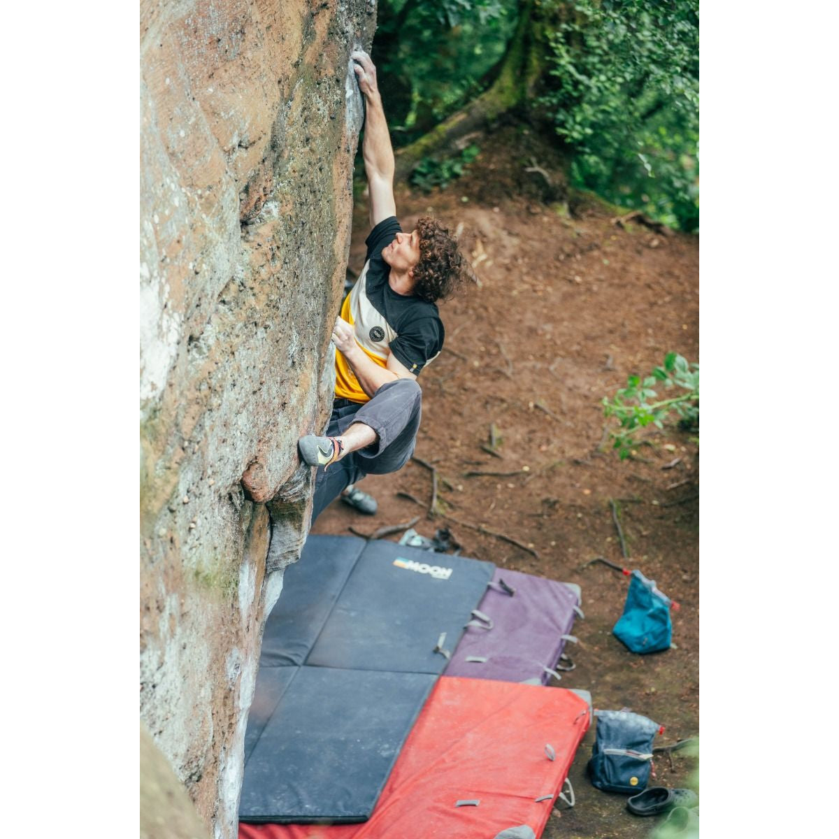 Moon Cirrus Bouldering Pad, Action Shot