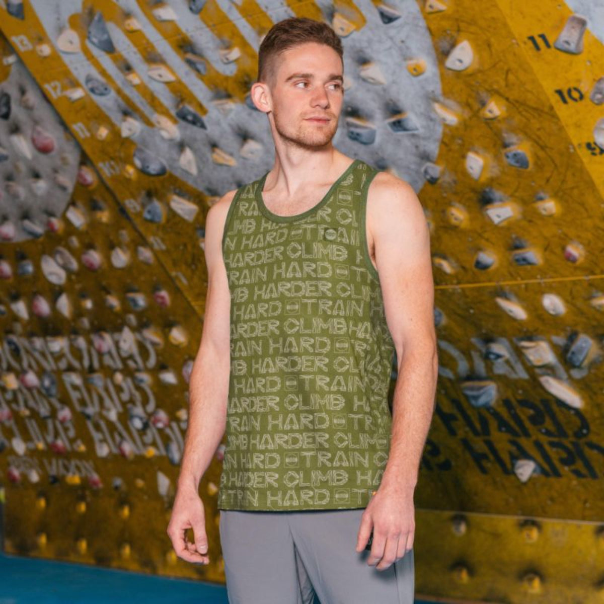 moon-trainhard-vest-olive-front