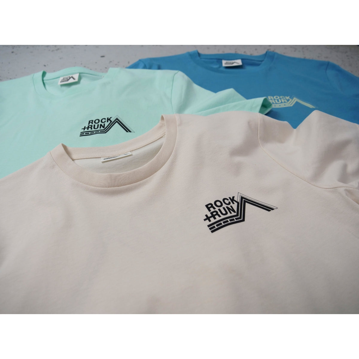 Rock+Run T-Shirt - Atlantic Blue, Caribbean Blue and Vintage White