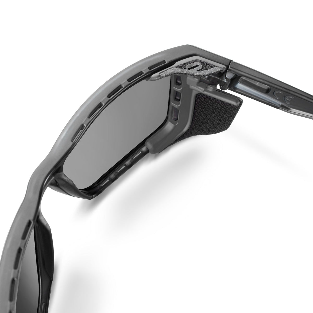 Julbo Shield SPECTRON 4 sunglasses in black