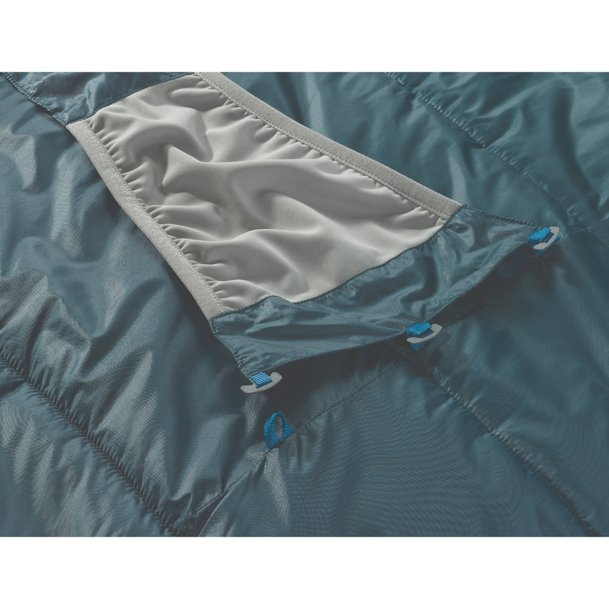 Thermarest Saros 20F/-6C synthetic sleeping bag in stargazer colour