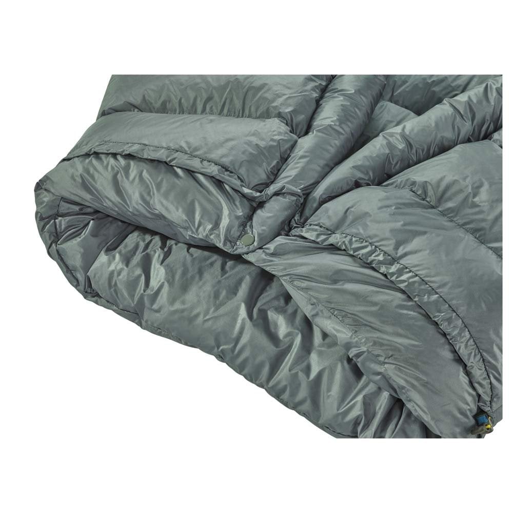 Thermarest Vesper 45F/7C Quilt in dark faded green buttoned up