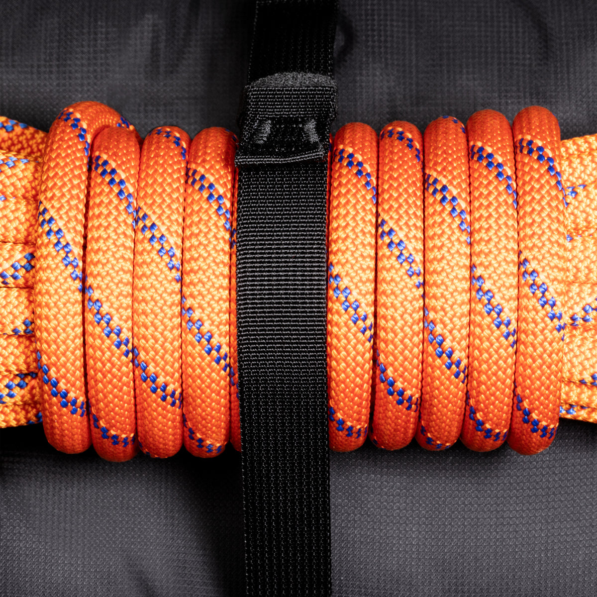 Mammut Trion Nordwand 38 black - showing rope attachment